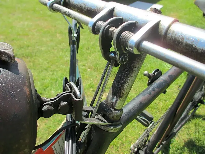 RW brakes & gear lever.webp