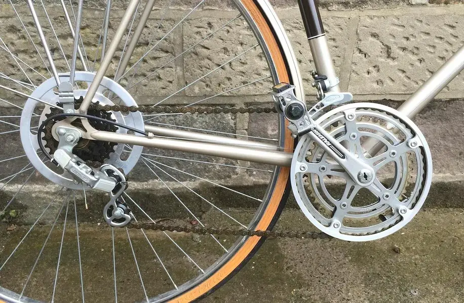 15-401 Raleigh Medale 10sp racer 03.webp