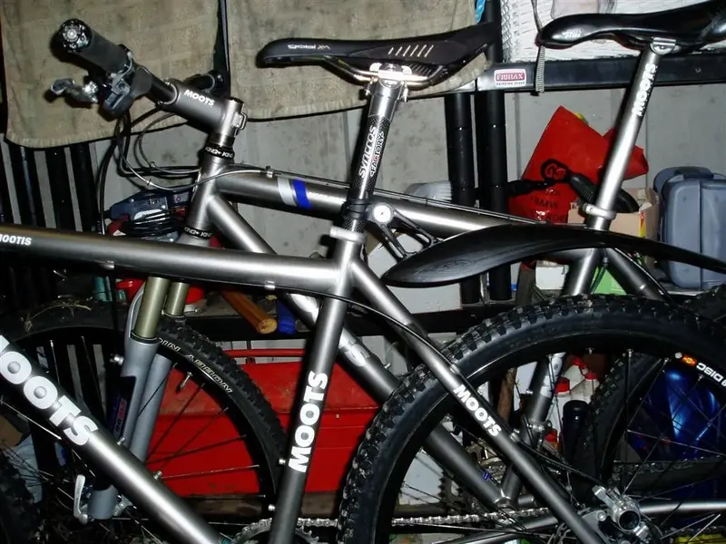 Moots's (Large).webp