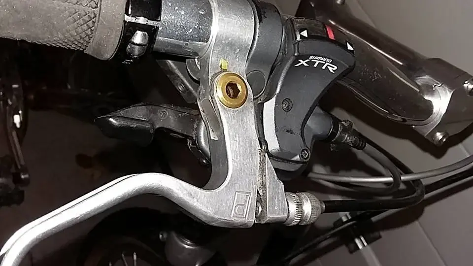 brake levers.webp