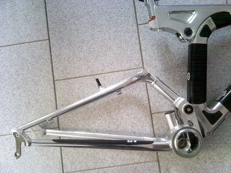 sts-xcr-2-2.webp
