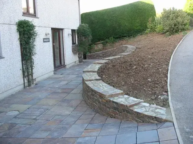 st just curved wall, humphreys 027.webp