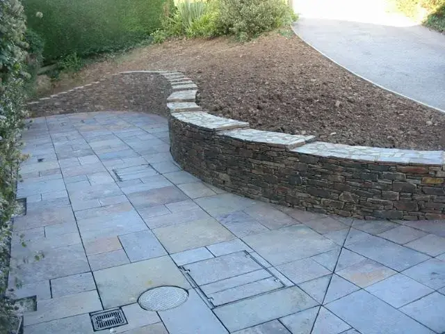 st just curved wall, humphreys 026.webp