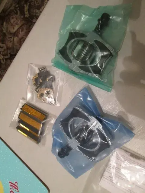 pedals 001 (480x640).webp