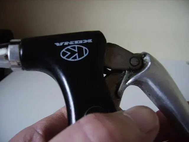 Kona brake levers 003.webp