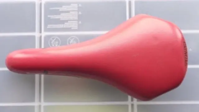 red-s-works-saddle-1.webp