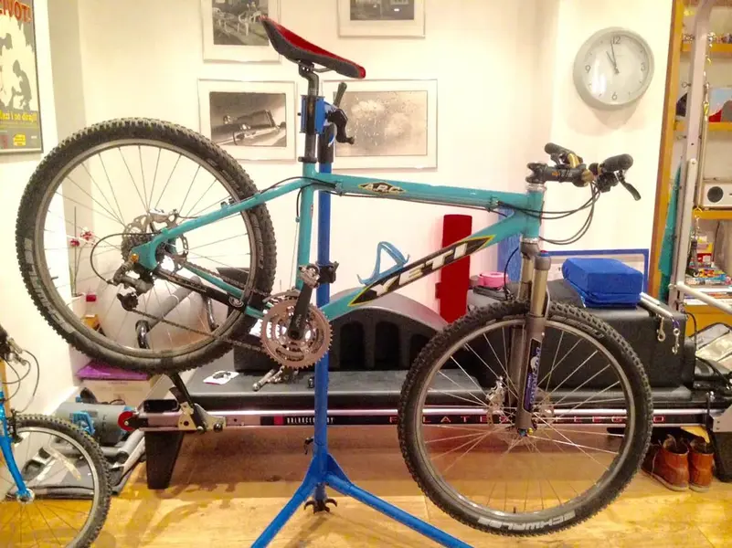 yeti arc stand.webp