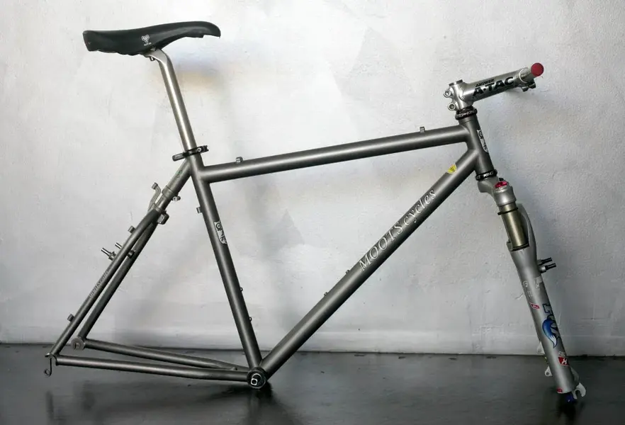 Moots YBB 1995 5 web.webp