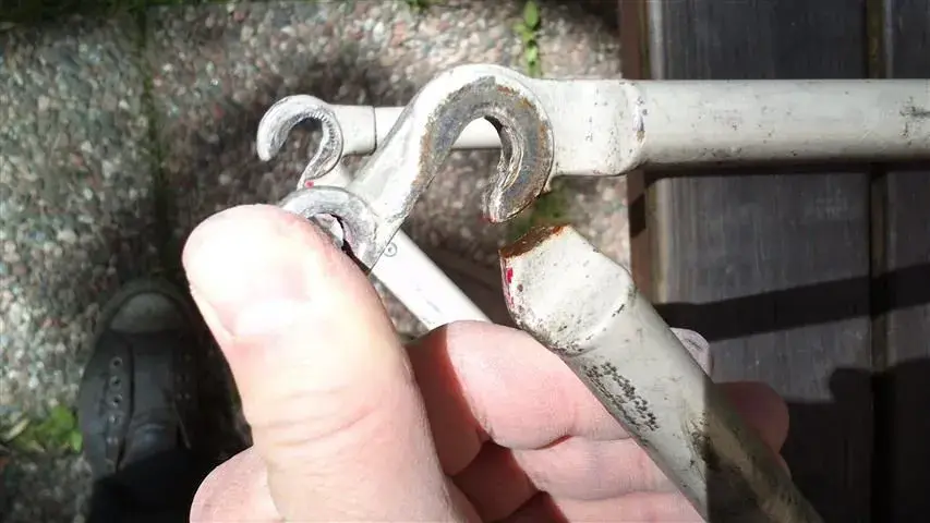 the crack.webp