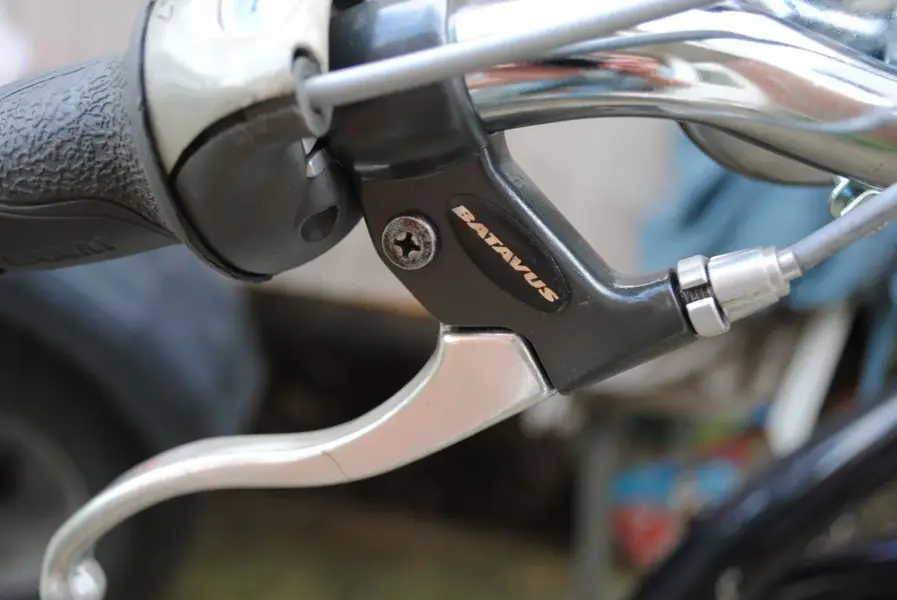 Recycled Muddy Fox levers.webp