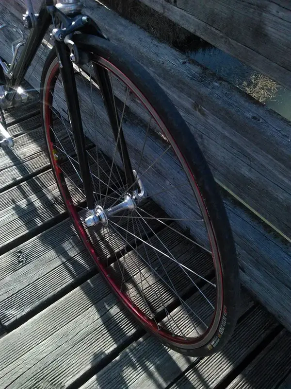 AluCarbon_FrontWheel.webp