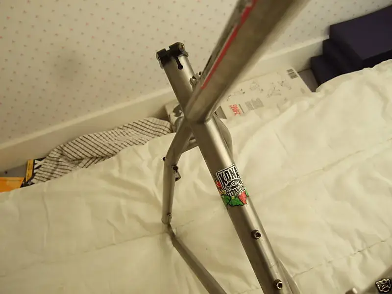 kona_hei_hei_16''_3.webp