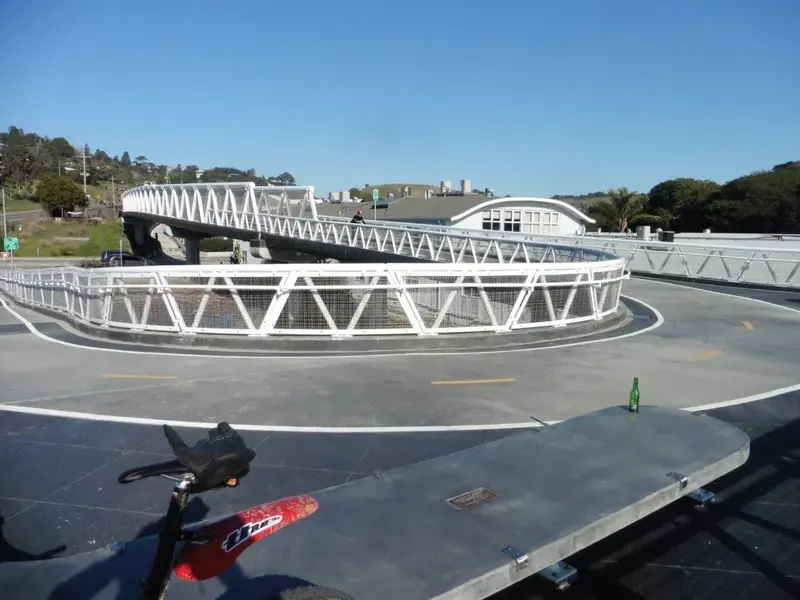 bike bridge.webp
