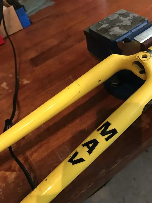 SB8868 753R Raleigh Banana Removing Wrong Mavic Transfer.webp
