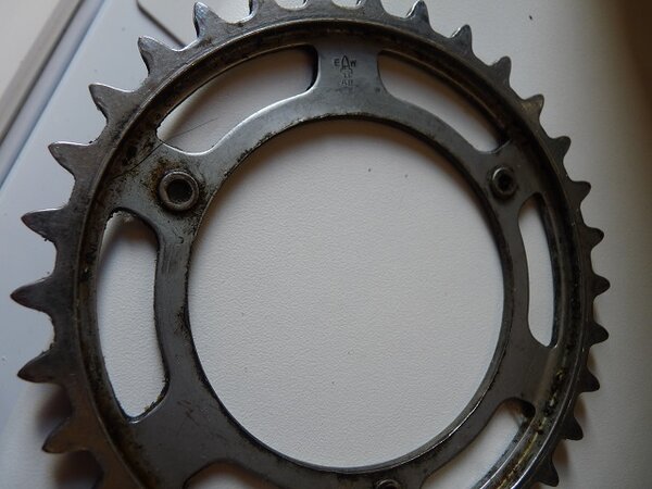 Cogs and seat posts 006.JPG