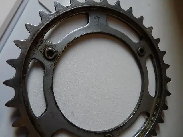 Cogs and seat posts 006.webp