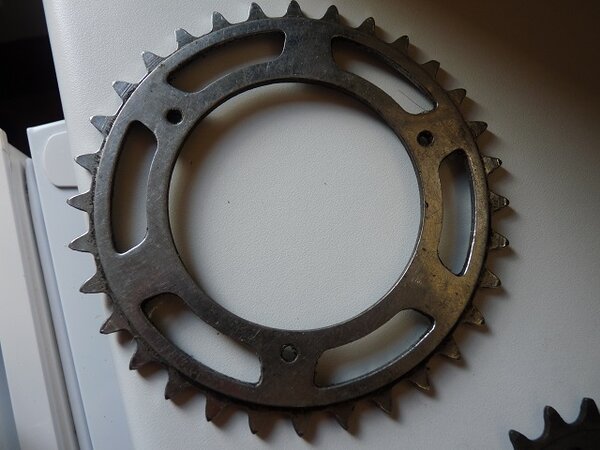 Cogs and seat posts 003.JPG