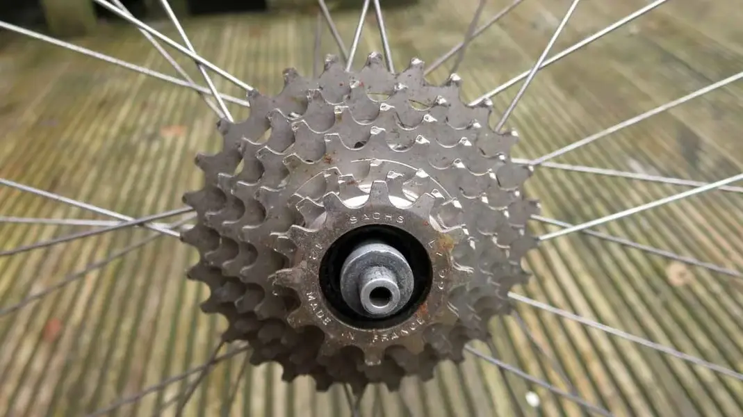 7 speed screw on rear block.webp