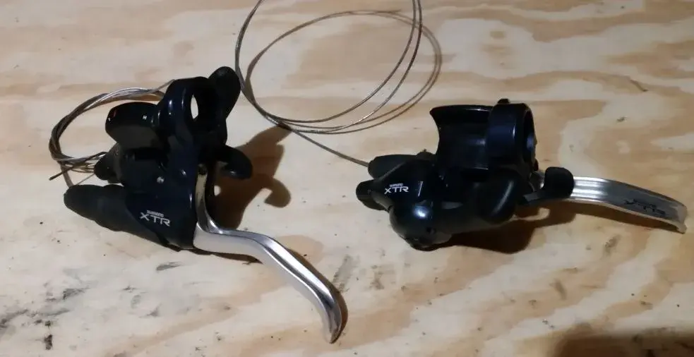 xtr levers.webp