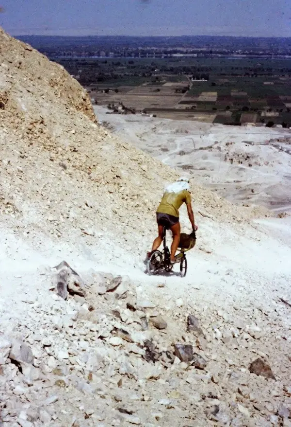 Luxor, track down from Valley of the Kings, 1983.webp