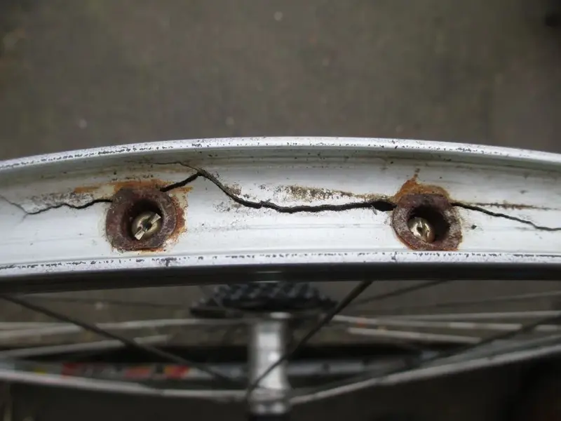 rim crack close up.webp