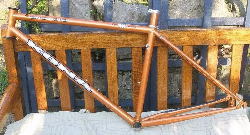1994 Cinder Cone size 18 in peach lhs.webp