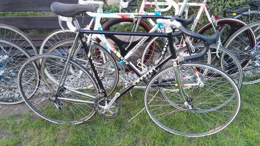 biCSe-MhWd8A 2.webp