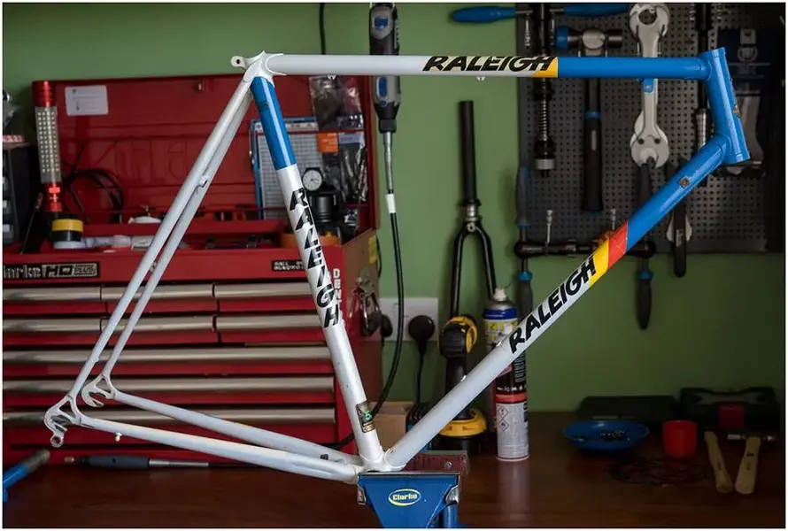 1 SBDU Ilkeston Panasonic Raleigh Services des Courses Reynolds 531 1984 SB6560.webp