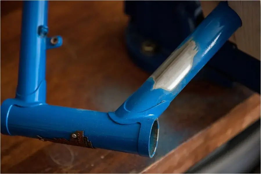 5 SB6560 1984 531c Services des Courses Panasonic Raleigh Frame Gear Lever Boss Removed.webp