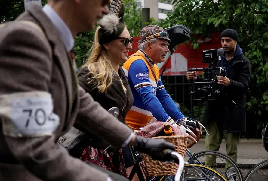TweedRun SettingOff1 LondonMay2017 TN.webp
