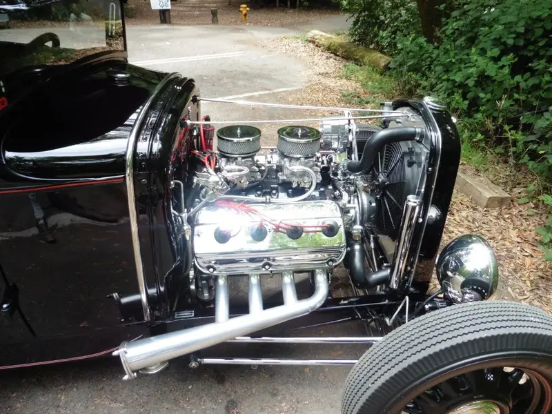 Big Chrysler Hemi.webp
