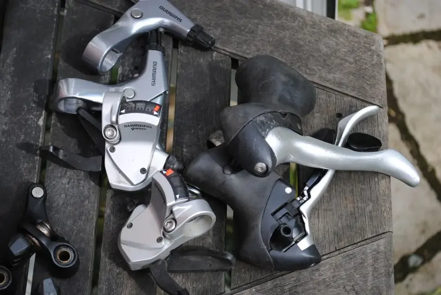 9spd flat bar levers shifters.webp