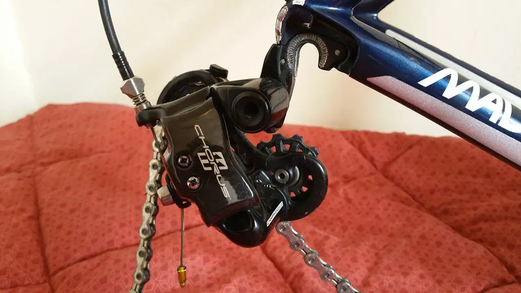 Campagnolo-Chorus-11-Carbon-Rear-Mech-11-speed.webp
