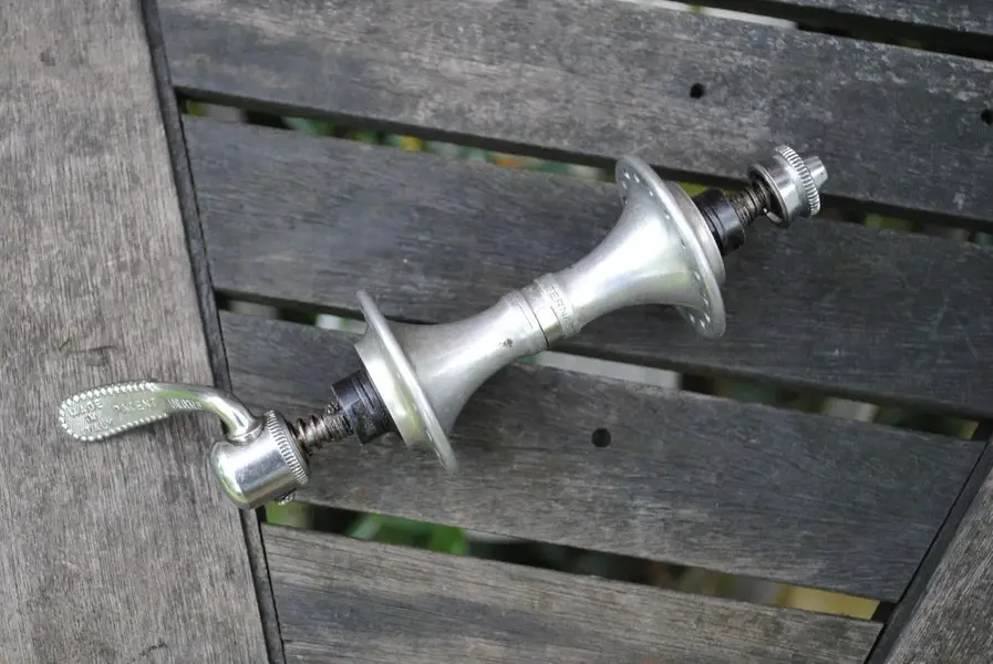 campagnolo hub.webp
