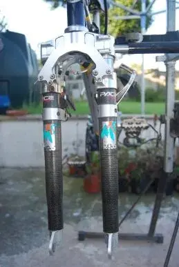 front forks no wheel.webp