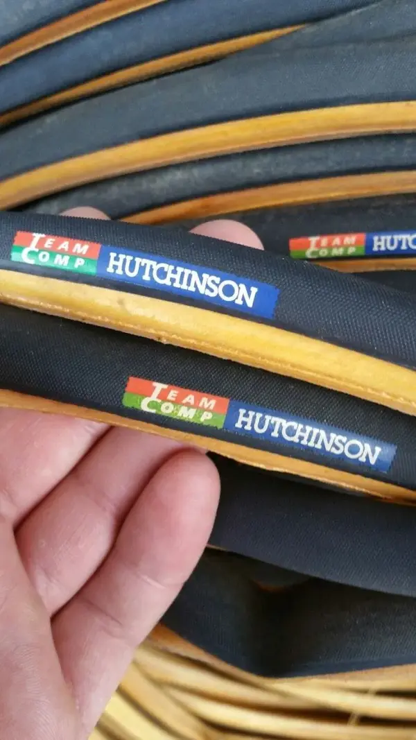 Hutchinson Team Comp 700 x 19C.webp