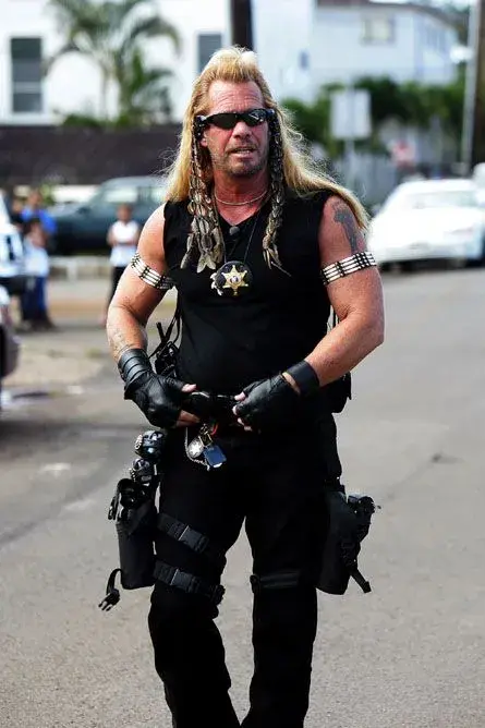 dog-bounty-hunter-solo.webp
