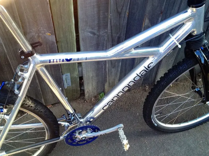 1994 Delta V 1000 03 small.webp