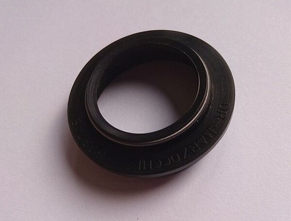 Marzocchi 26mm Seal Reproduction - 800px.JPG