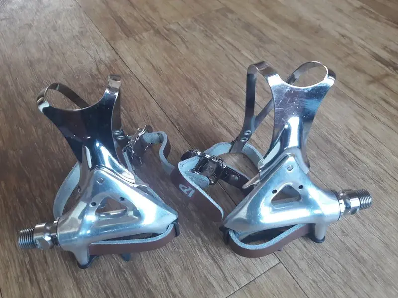 dura ace pedals 2.webp