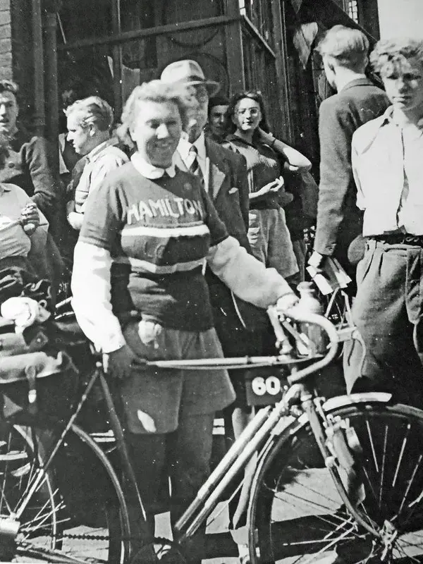 EH HamiltonCycleShop3 1952 1000075 TN.webp