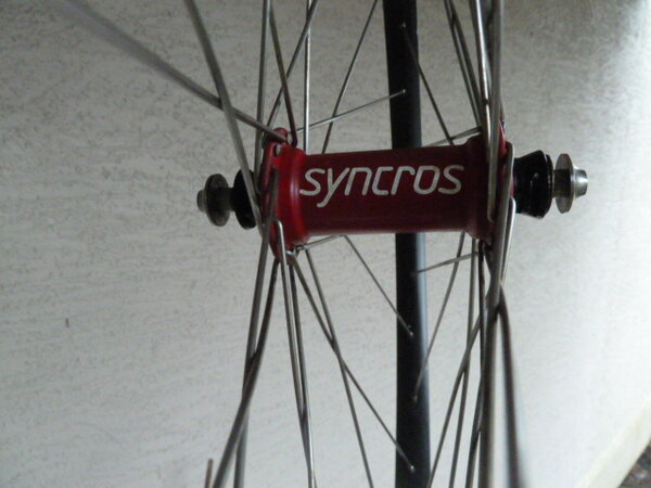 Syncros hubs 002.JPG