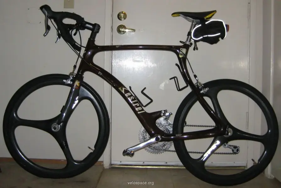 Kestrel_spins_side.webp