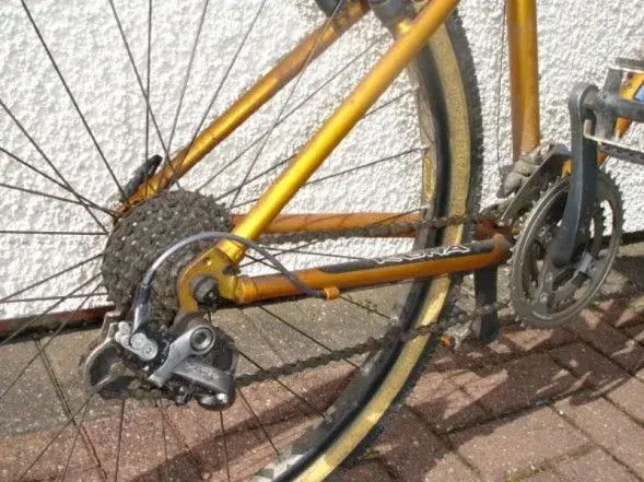 1997 Explosif stays cranks.webp