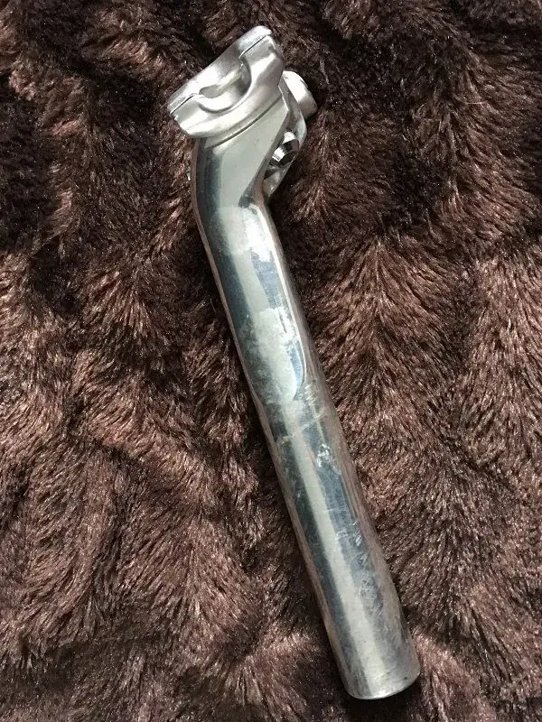 600 Seatpost RB1.webp