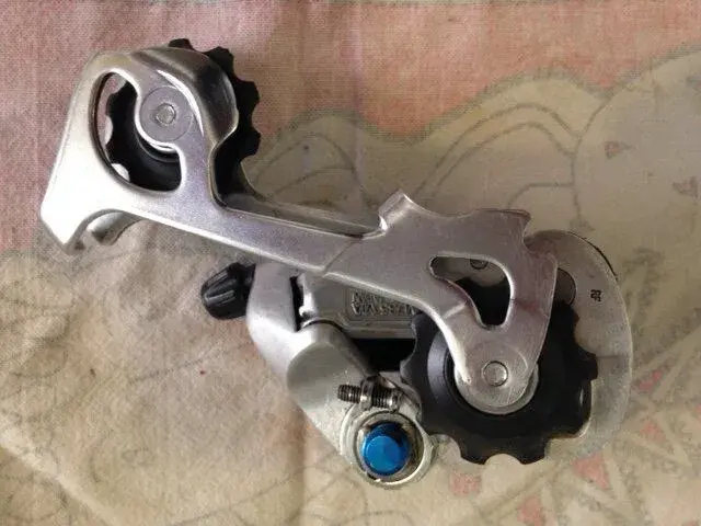 XT M735 rear 03.webp