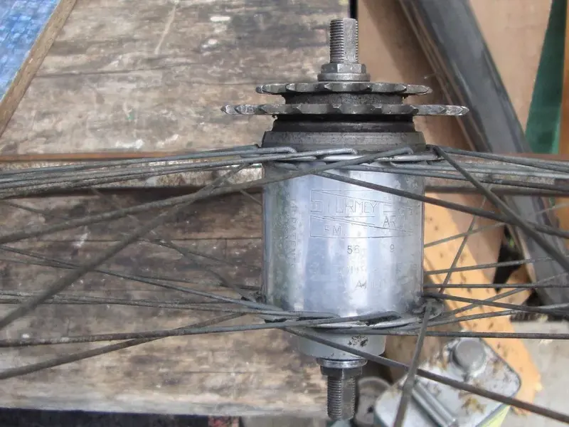 Hub and double sprocket (1024x768).webp