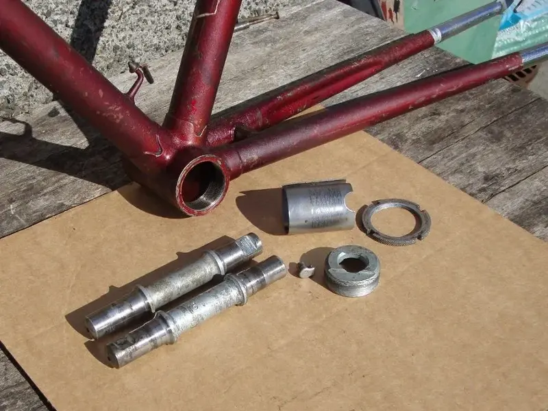 Bottom bracket (1024x768).webp