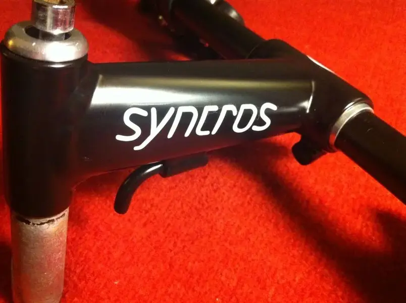 syncros_decals_applied_3.webp