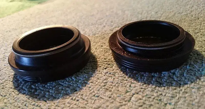 Bomber 30mm Dust Seal Differences 800px.webp